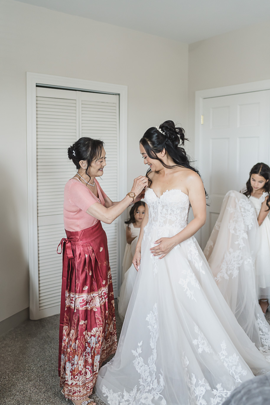 A classic black tie dusty blue and black Detroit Yacht Club wedding steeped in tradition, family heirlooms, hydrangaes, and happy tears by Kari Dawson, top rated Detroit wedding photographer, and her team. 