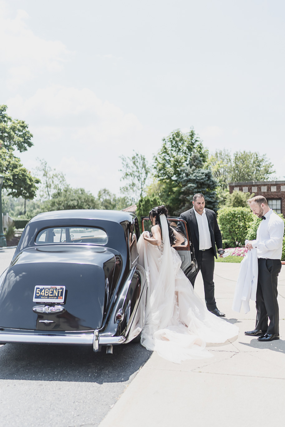 A classic black tie dusty blue and black Detroit Yacht Club wedding steeped in tradition, family heirlooms, hydrangaes, and happy tears by Kari Dawson, top rated Detroit wedding photographer, and her team. 
