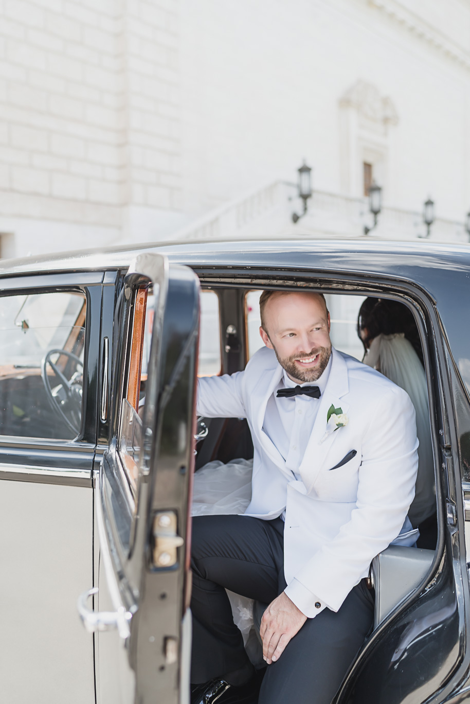 A classic black tie dusty blue and black Detroit Yacht Club wedding steeped in tradition, family heirlooms, hydrangaes, and happy tears by Kari Dawson, top rated Detroit wedding photographer, and her team. 