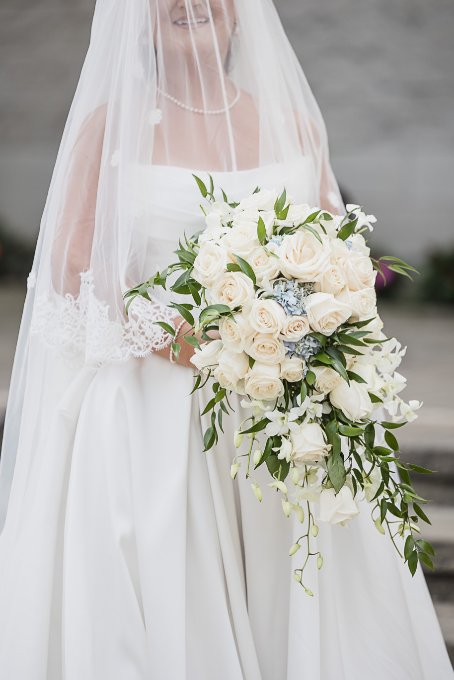 A romantic and elegant Petruzzello wedding in Rochester, Michigan provided by Kari Dawson, top-rated Rochester wedding photographer, and her team. 