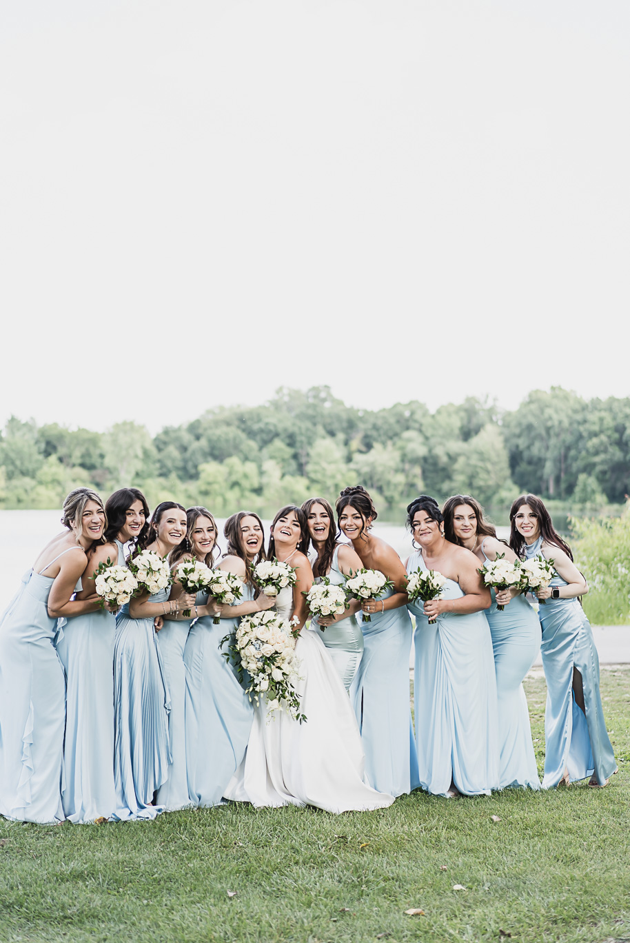 A romantic and elegant Petruzzello wedding in Rochester, Michigan provided by Kari Dawson, top-rated Rochester wedding photographer, and her team. 