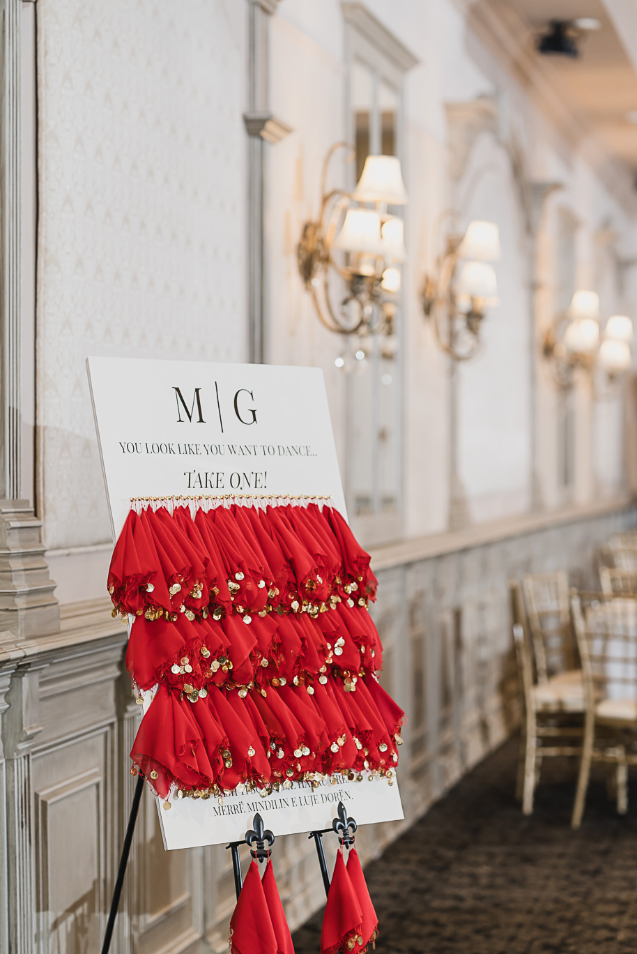 A romantic and elegant Petruzzello wedding in Rochester, Michigan provided by Kari Dawson, top-rated Rochester wedding photographer, and her team. 