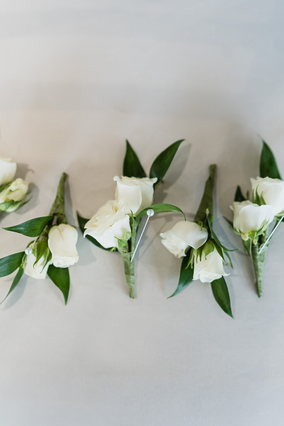 A jewish Bay Pointe Golf Club wedding on Middle Straights Lake provided by top-rated Detroit wedding photographer Kari Dawson + Co.