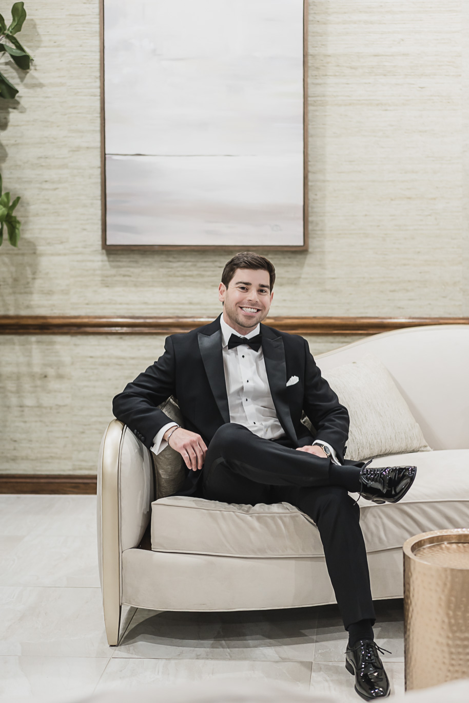 A jewish Bay Pointe Golf Club wedding on Middle Straights Lake provided by top-rated Detroit wedding photographer Kari Dawson + Co.