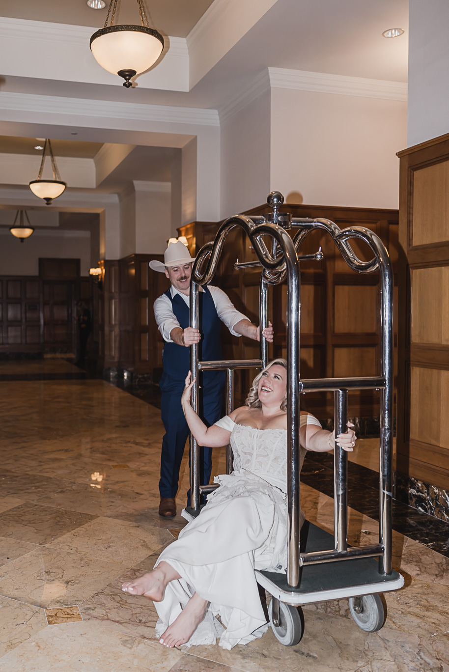 A fall Royal Park wedding in Rochester, Michigan with olive, sage, navy, and gold details captured by top-rated photographer Kari Dawson + Co.