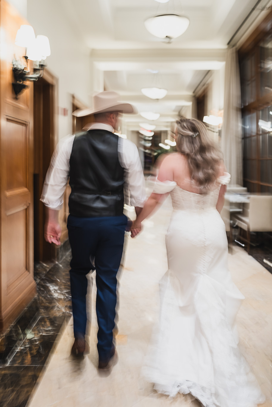 A fall Royal Park wedding in Rochester, Michigan with olive, sage, navy, and gold details captured by top-rated photographer Kari Dawson + Co.