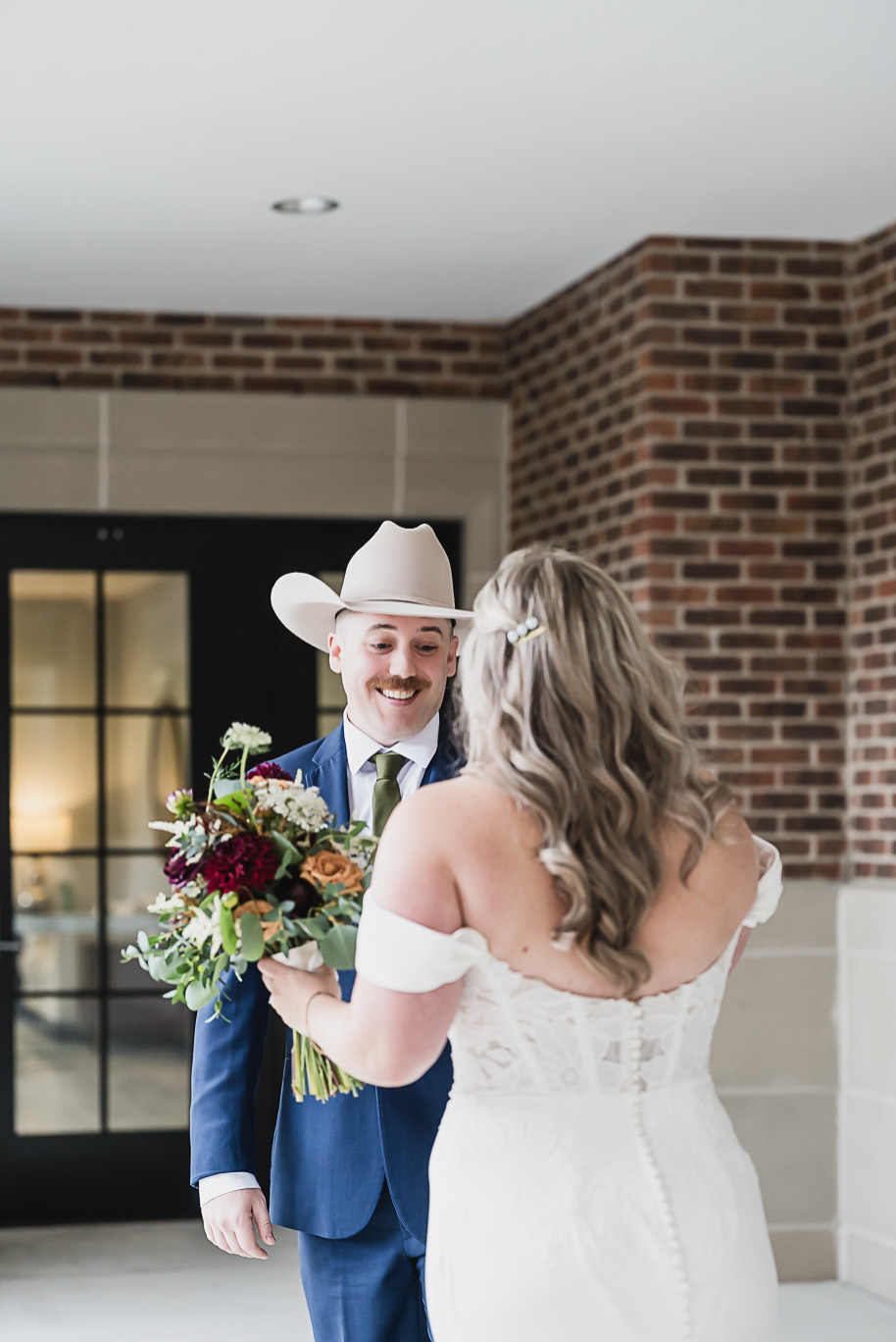 A fall Royal Park wedding in Rochester, Michigan with olive, sage, navy, and gold details captured by top-rated photographer Kari Dawson + Co.