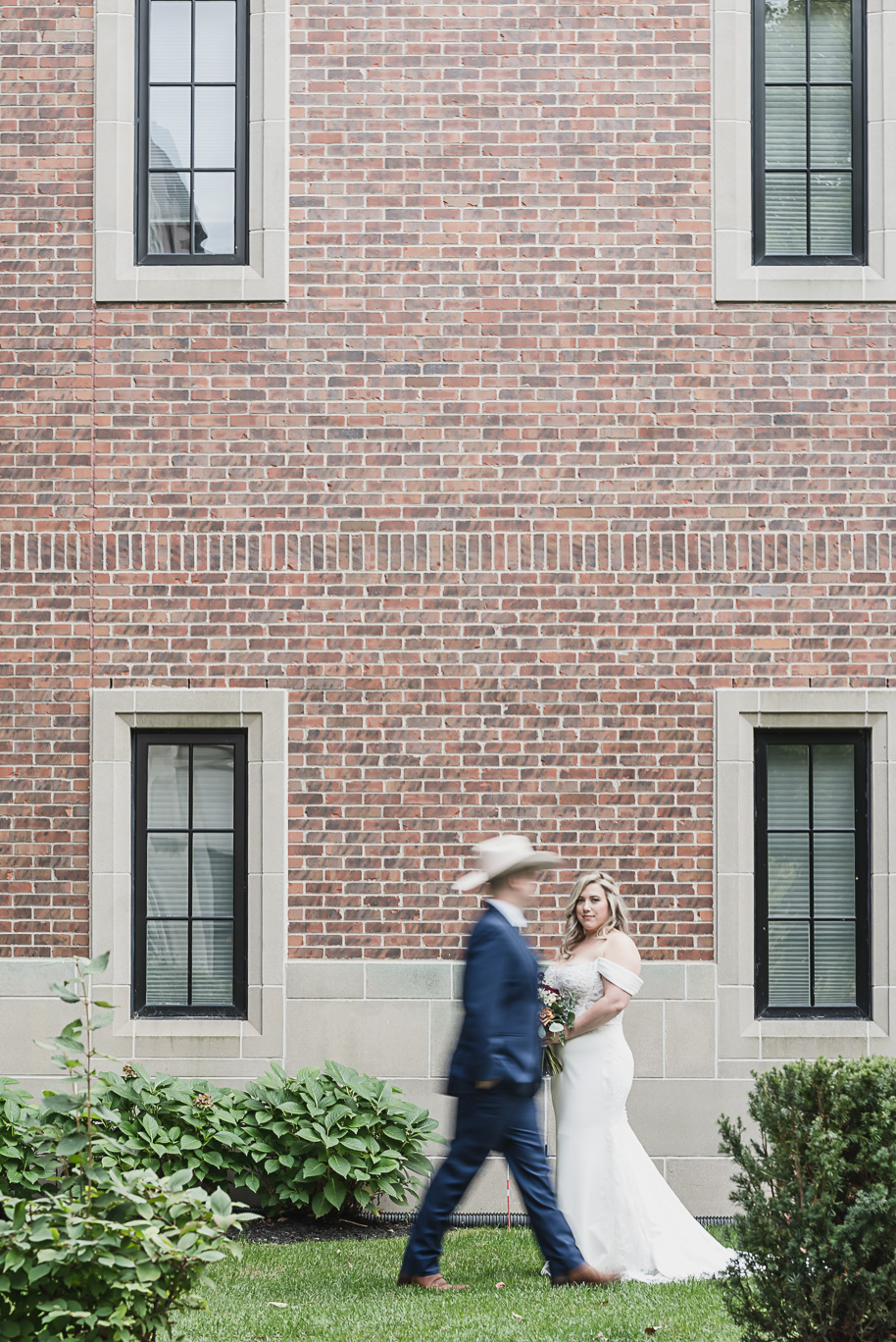A fall Royal Park wedding in Rochester, Michigan with olive, sage, navy, and gold details captured by top-rated photographer Kari Dawson + Co.
