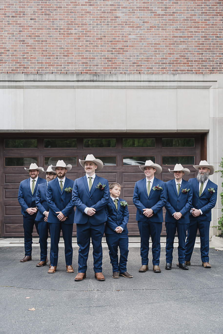 A fall Royal Park wedding in Rochester, Michigan with olive, sage, navy, and gold details captured by top-rated photographer Kari Dawson + Co.