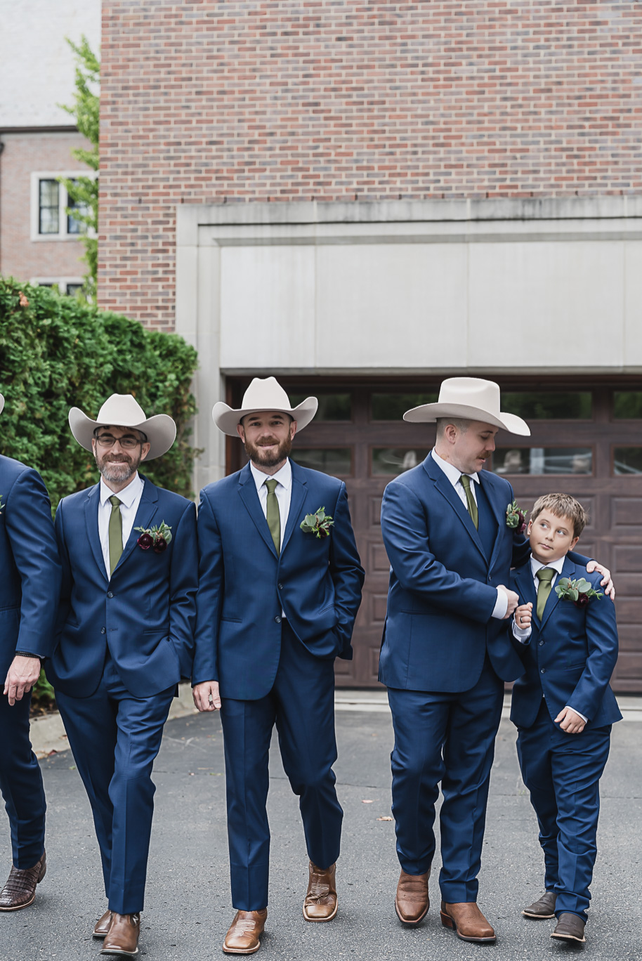 A fall Royal Park wedding in Rochester, Michigan with olive, sage, navy, and gold details captured by top-rated photographer Kari Dawson + Co.