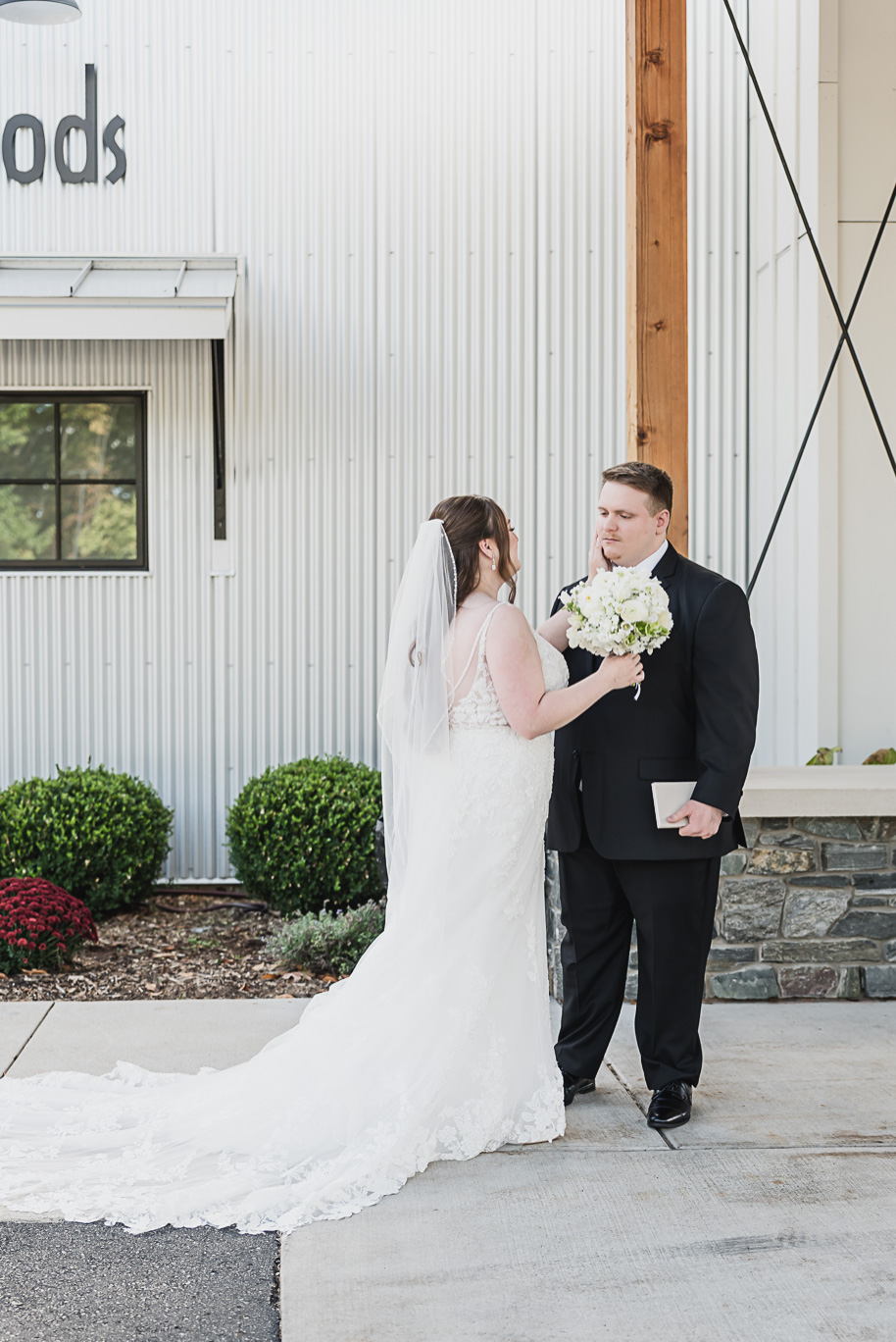 A fall Bay Pointe Woods wedding in Shelbyville, Michigan, featuring white and sage details, black-tie elegance, and heartfelt family legacy. Photographed by Kari Dawson + Co.
