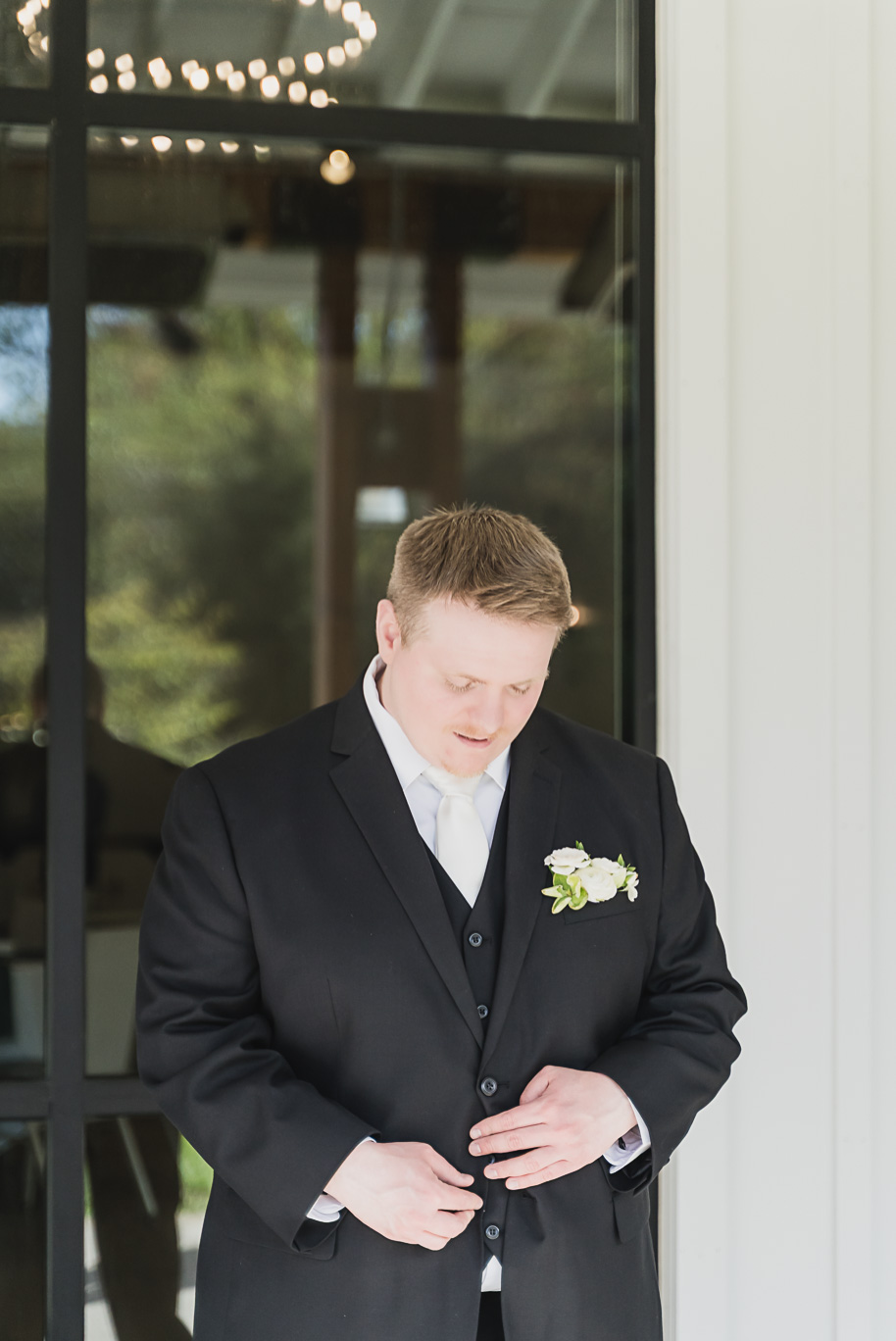 A warm fall Bay Pointe Woods wedding in Northern Michigan with sage and white details, emotional family legacy, and timeless design. Captured by Kari Dawson + Co.